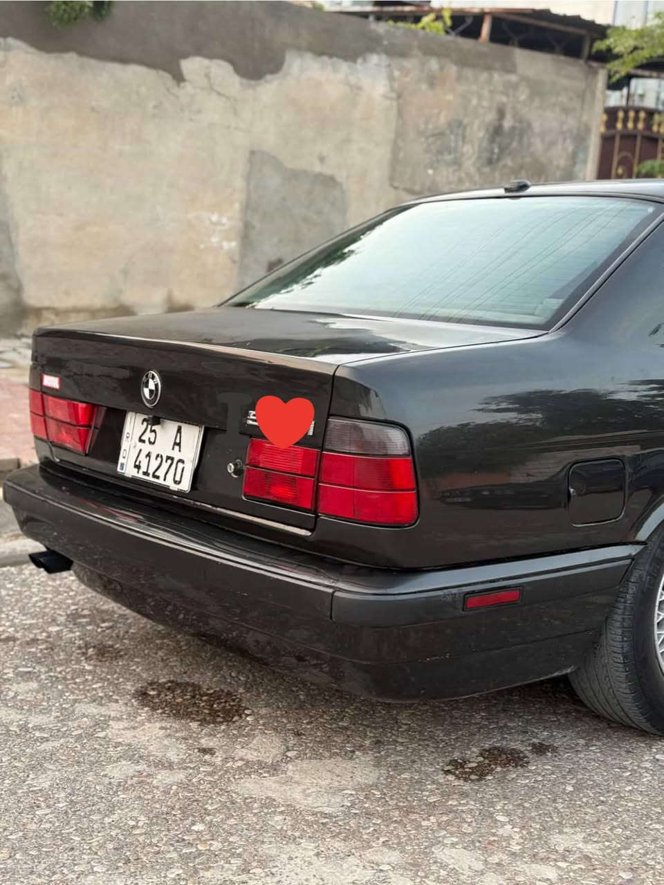 بي ام 525 موديل 1995  بدون ضرر سيارة وضع البلاد كلشي شرط وشغال مكينه وكير سعر 83 وبي مجال عنوان كركوك ***********
