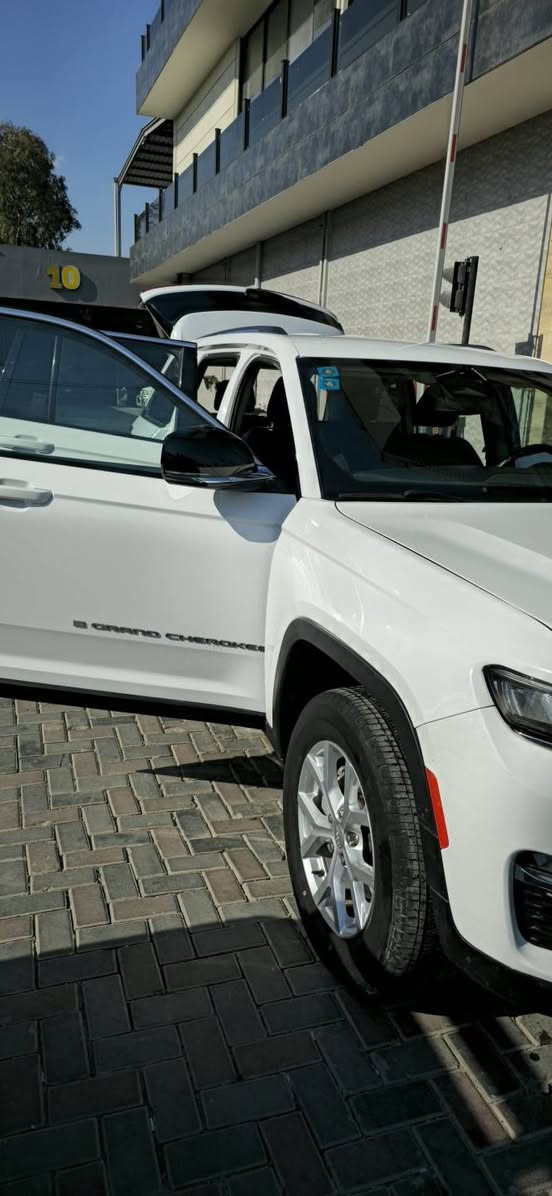 جيب لمتد وارد امريكي 
تبديل بنيد
موديل 2023
الحادث موضح بالصور
تدفئة كشنات 
تدفئة ستيرن 
تشغيل عن بعد 
كاميرا خلفية 
فور ويل
حساسات امامي خلفي جانبي 
تحديد مسار 
رادار
اوتو ستوب 
سايد بريك اوتو 
قمارة حديد 
كشنات جلد 
شاشة كبيرة 
شحن وايرلس 
ماشية 38
السعر 31000$
***********
بغداد البلديات
