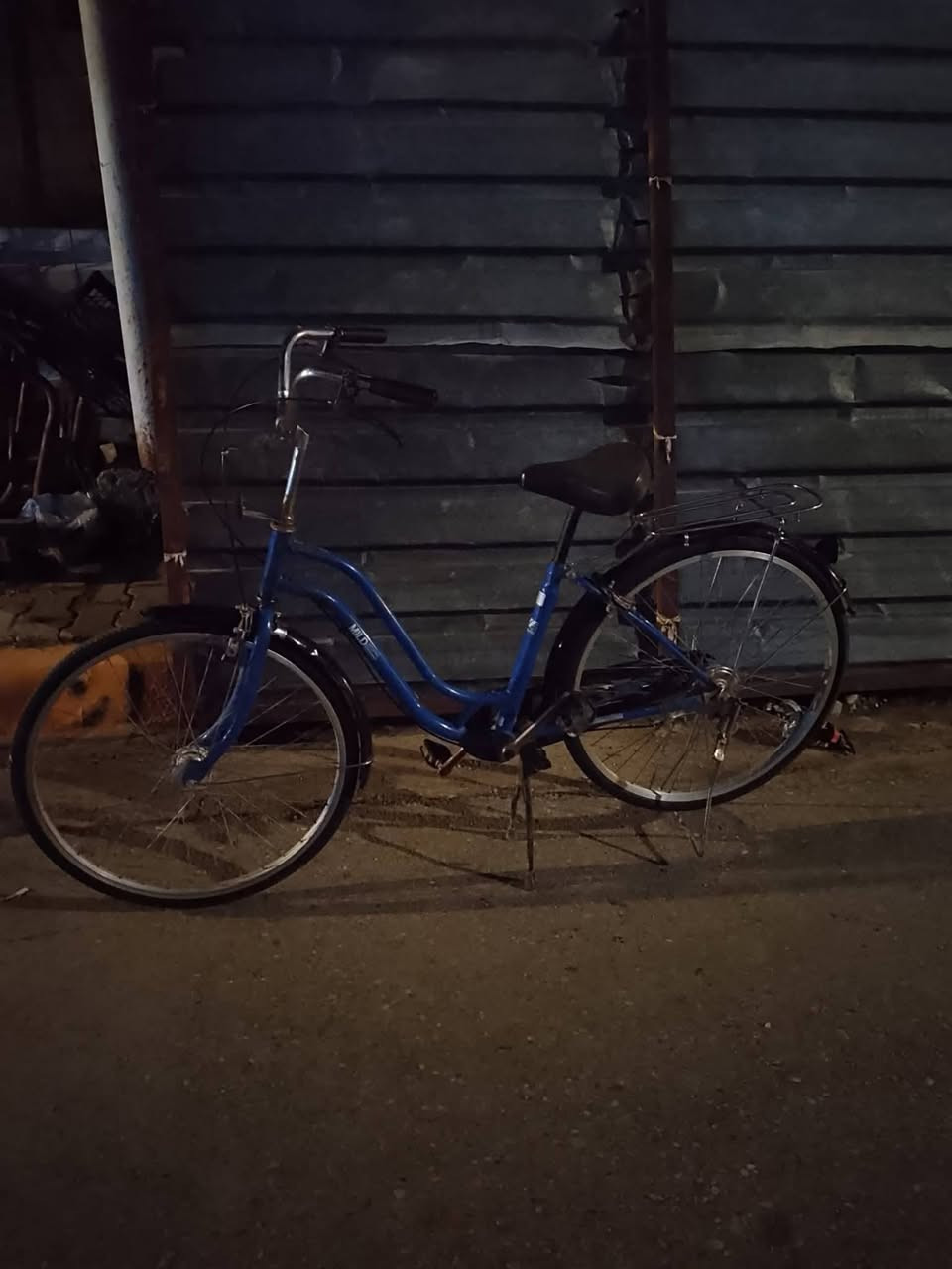 السلام عليكم بايسكل للبيع نظيف الحجم 26 السعر 60 بي مجال البكان بعقوبه التحرير على هذا الرقم ***********
