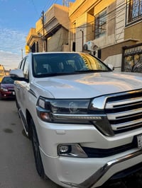 لاندكروز موديل 2017 وكاله جيهان مكفوله كفاله عامه ماشيه 135 الف كيلو ر...