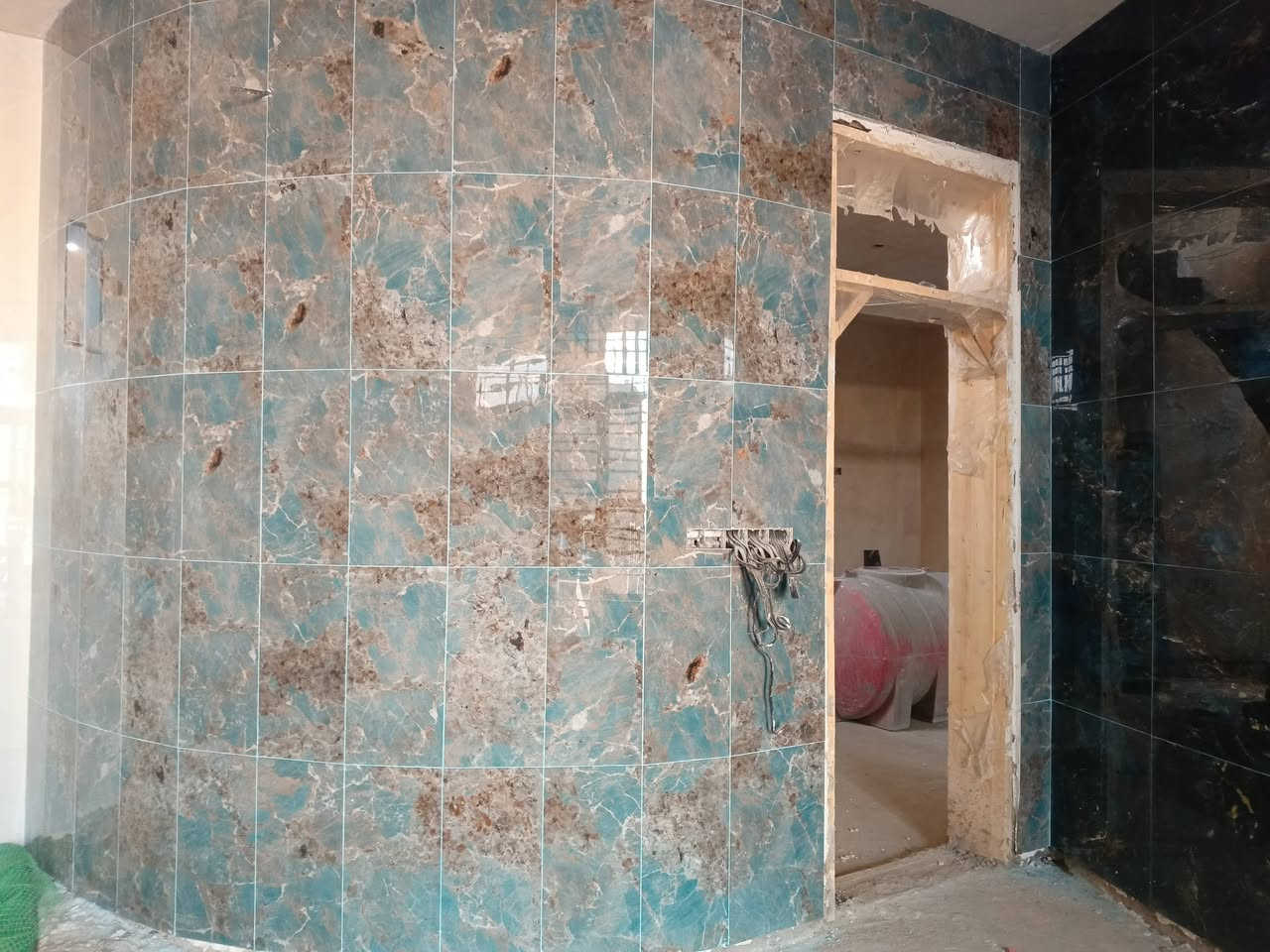 السلام عليكم خلفه سيراميك كاشي بورسلين مرمر كرانيت درجه اولى عل ليزر و الهزاز هاتفي *********** بي واتساب
