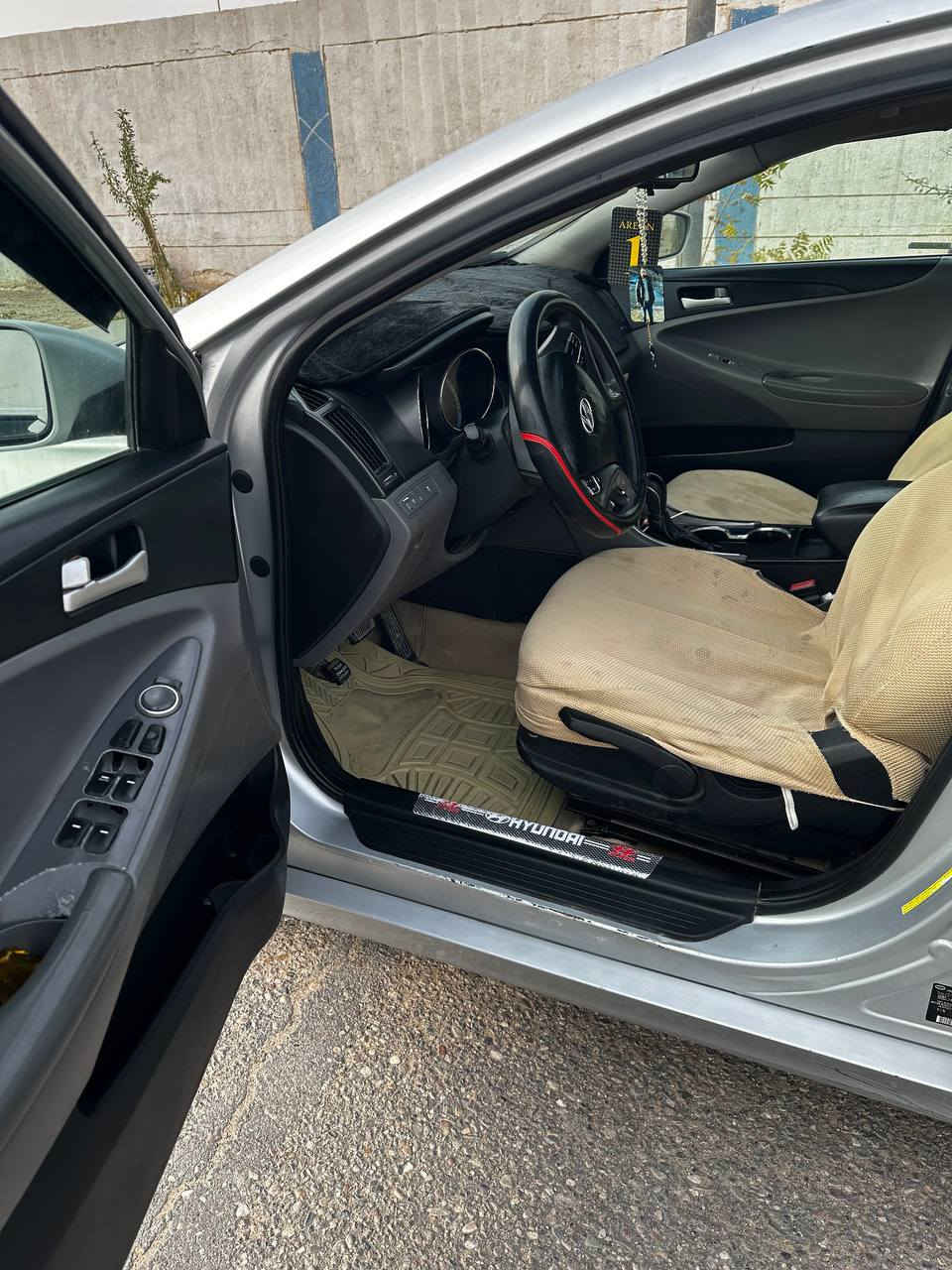 🚗 للبيع: هيونداي سوناتا 2014
📍 مكان السيارة: البصرة
📞 للتواصل: ***********
💰 السعر: 98 ورقة – قابل للتفاوض

• تبريد وتدفئة
• كفالة الكير والمحرك

⚠️ أضرار السيارة:
• وارد أمريكي
• حادثها في الجاملغ الأمامي والبنيد

📌 تفاصيل إضافية:
• رقم السيارة: ذي قار الدولي الجديد
• شرط التحويل المباشر
• لون السيارة: رصاصي (سلفر)
