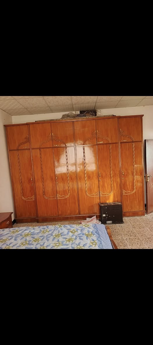 السلام عليكم
غرفه نوم استعمال قليل خشب صاج عراقي
السعر 900 وبي مجال


**إذا كنت صاحب هذا الإعلان وتريد حذفه لأي سبب، رجاءا أرسل رسالة إلى الدعم الفني**