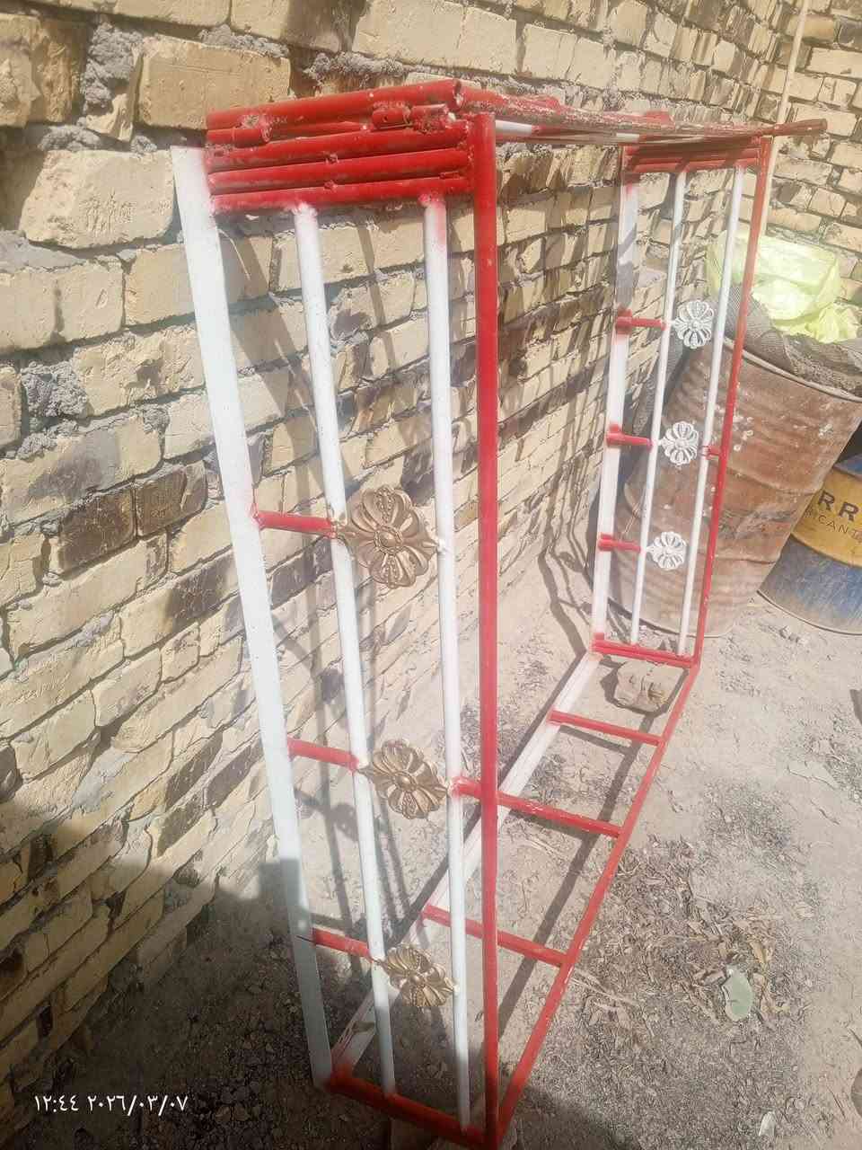 للبيع محجر نضيف وجديد ستوه مصبوغ سعره 100وبيه مجال ***********
