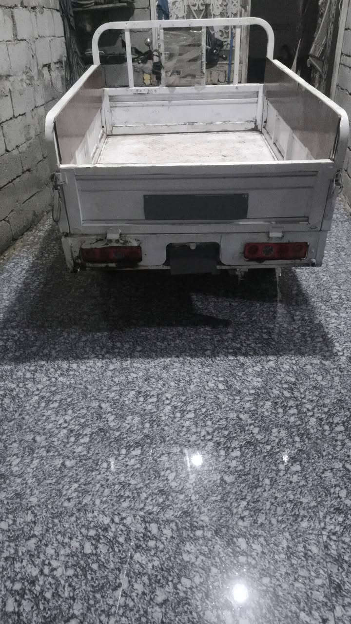 السلام عليكم ورحمه الله وبركاته شباب ستوت البيع مديل 17 شوفت عينك السعر 1500وبيه مجال بصيط ***********
