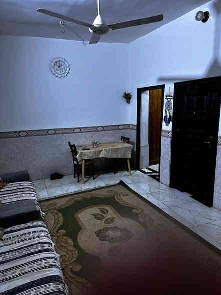 دار للبيع طابوصرف ١٢٠ متر ركن على ٣ شوارع....
موقع حي الكرامه قرب المستشفى..
غرفتين وصاله واستقبال وصحيات ...
بناء جديد سقف عكاده سعر ٩٢  ***********
