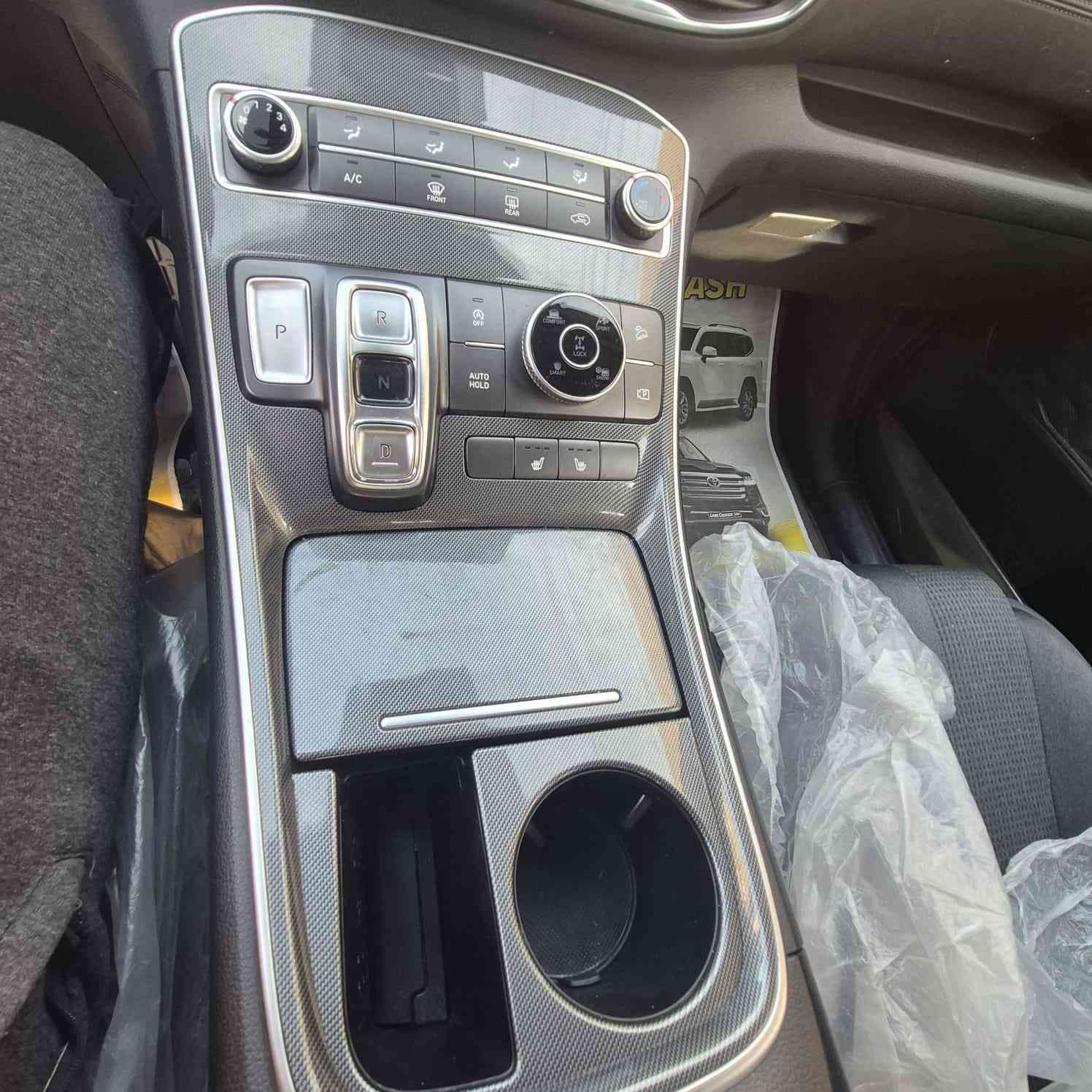 سنتافي 22 السياره حادثها سرقه جاملق و باب بس السياره جديده حيل كلشي كفاله بيها من صبغ و طخات الشراي ينتصل عله الرقم *********** واتساب متواجد سعر ب230
