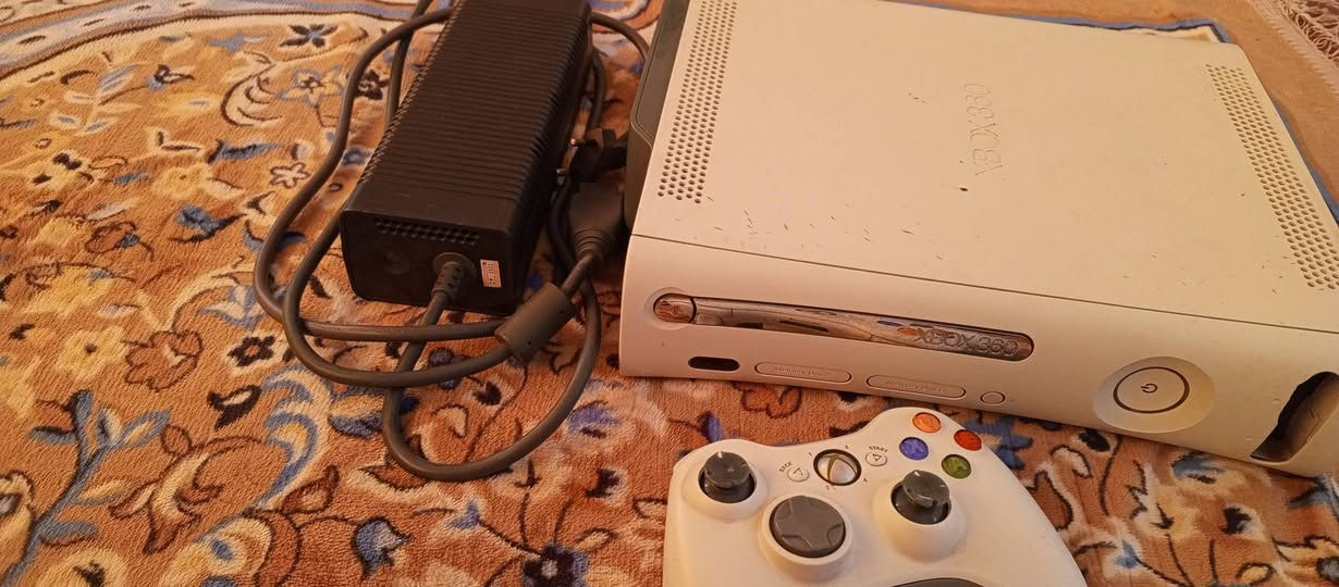 السلام عليكم. Xbox 360، للبيع مع اغراضو السعر ب 160 وبي مجال بسيط الموقع موصل حي المنصور. التواصل على هل رقم. ***********
