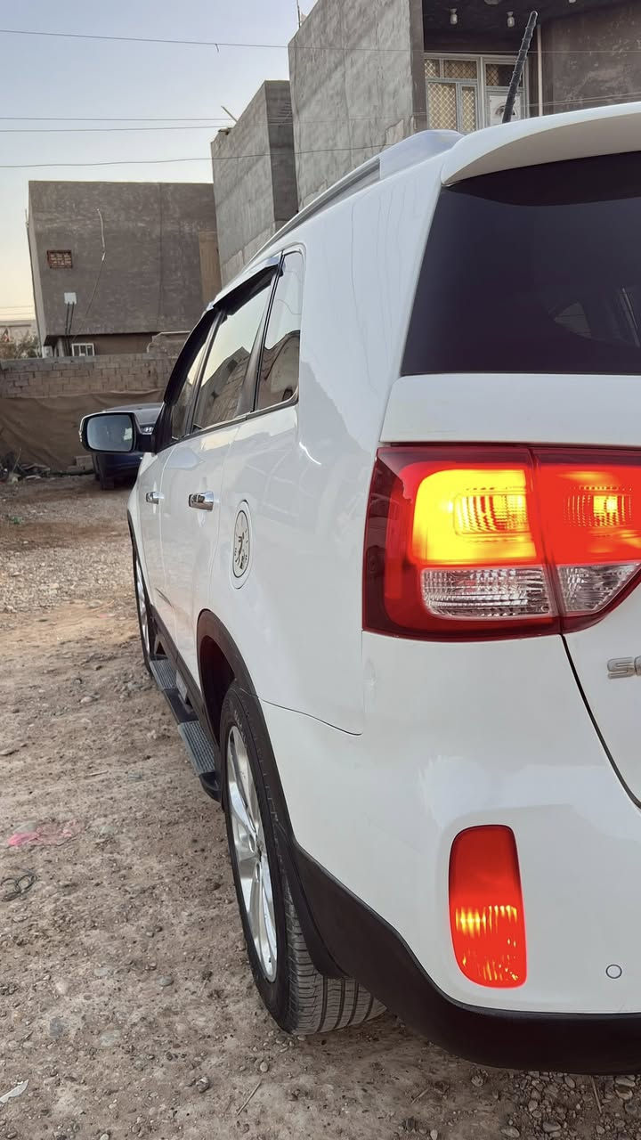 السلام عليكم سورنتو ١٤ خليجي محرك ٤ سلندرجي دي اي  رقم اربيل دولي مكفوله عدا شبر صبغ السونار واضح فول عدًا البانوراما تخم تاير محرك كير خير من الله
بصمه
برادت بلاد 
سبعه راكب
ثلاث قطع تبريد
ويلكب
لد امامي خلفي
حساس خلفي
داخل بيجي 
شلشه وكاميرا 
تحكم جهتين 
وبعد اكو مواصفات سعرها ١٤٢ وماكو هيج بالسوك مكاني دجيل ***********
