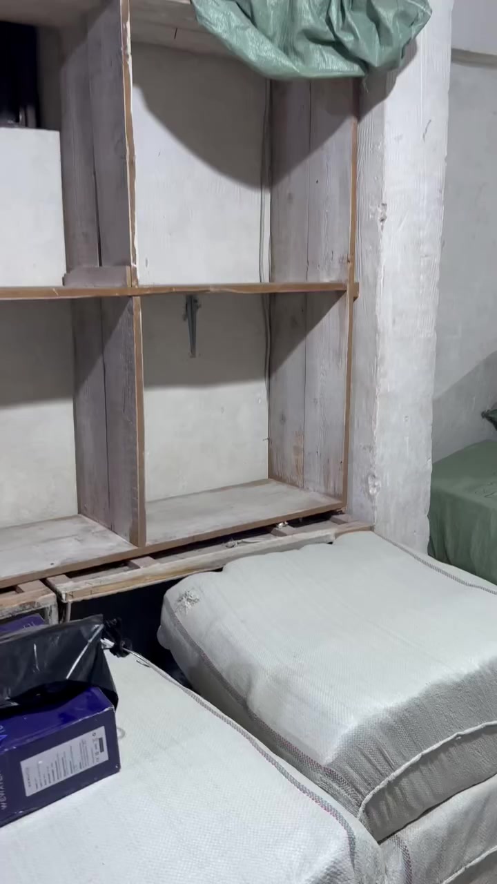 سلام عليكم سعر الرفوف كلهن 100 الف تاخذهن كلهن مال مخزن كامل مكاني كربلاء داخل الولاية باب السلالمة للتواصل ***********
