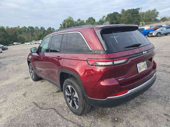 2024 JEEP  GRAND CHEROKEE 4XE
هايبرد كلين تايتل بدون ايرباك شغالة وتمشي السيارة بعمان معرض الكرخي أسبوع  توصل إن شاء الله 
السعر 34000 $ واصل بغداد رقم مجاني من المرور ***********
