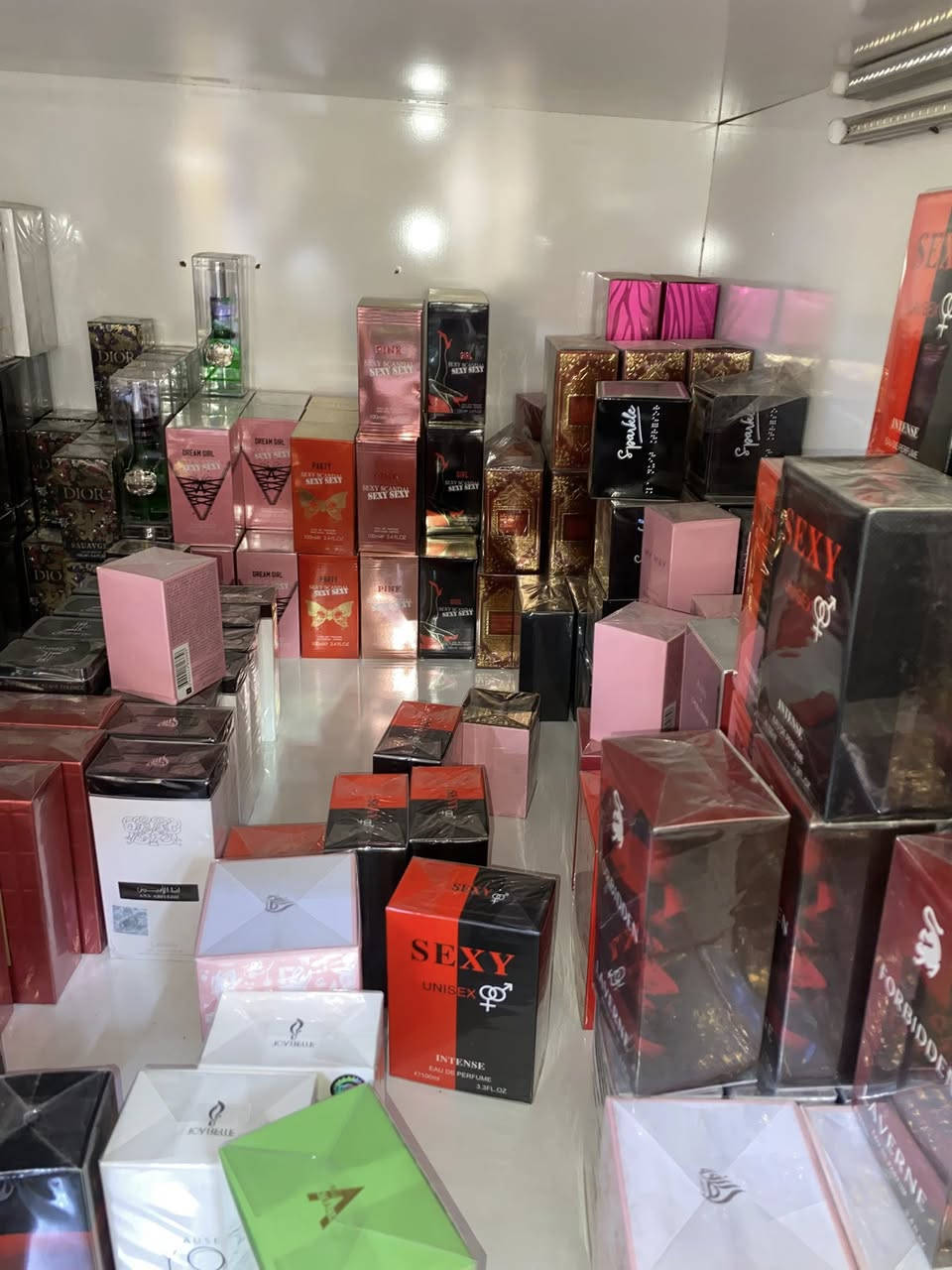 السلام عليكم يوجد تصفية عطور


**إذا كنت صاحب هذا الإعلان وتريد حذفه لأي سبب، رجاءا أرسل رسالة إلى الدعم الفني**