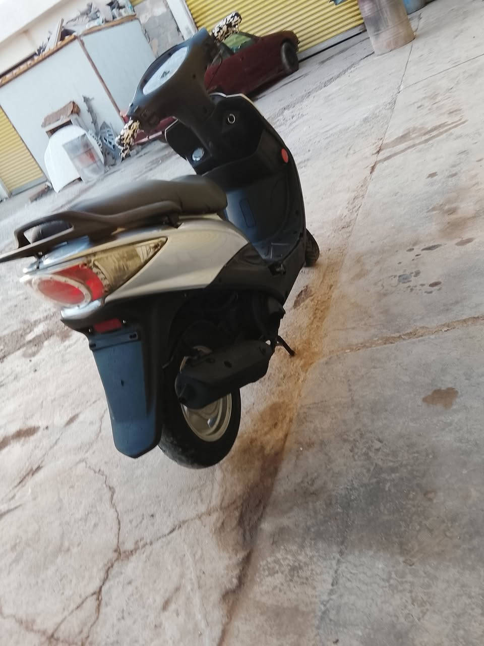 يالله للبيع كايمكو جي فور مال باله محرك نضيف كهربايئت سلف هندر كله شقاله السعر 375بي مجال مكان الرمادي  الرقم ***********
