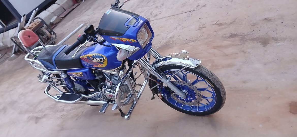 للبيع بارت عيتاني سوري2024.  (200cc) منفيس موجود 
كهربائيّات كلو شغال بشرط 
تايرات جوبلس ماطور بعده  بحال الشركه 
تواجد أربيل قريب مامزاوه السعر 550$ بي مجال
للتواصل واتساب ***********
