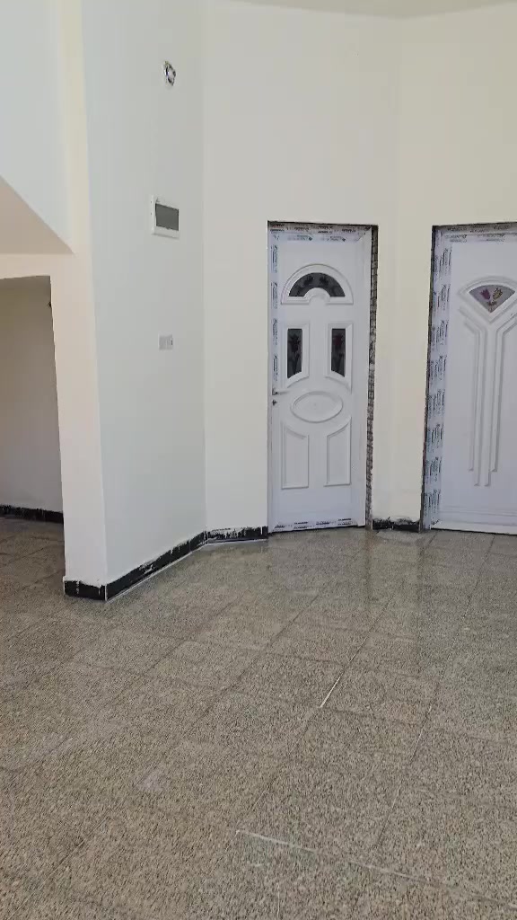 مشتمل لايجار اب شارع السبيس حي اور هوه او كهرباء او الماي غرفتين وصاله ومطبخ ومنور وصحيات ومخزن ايجارها 450الاستفسار***********
