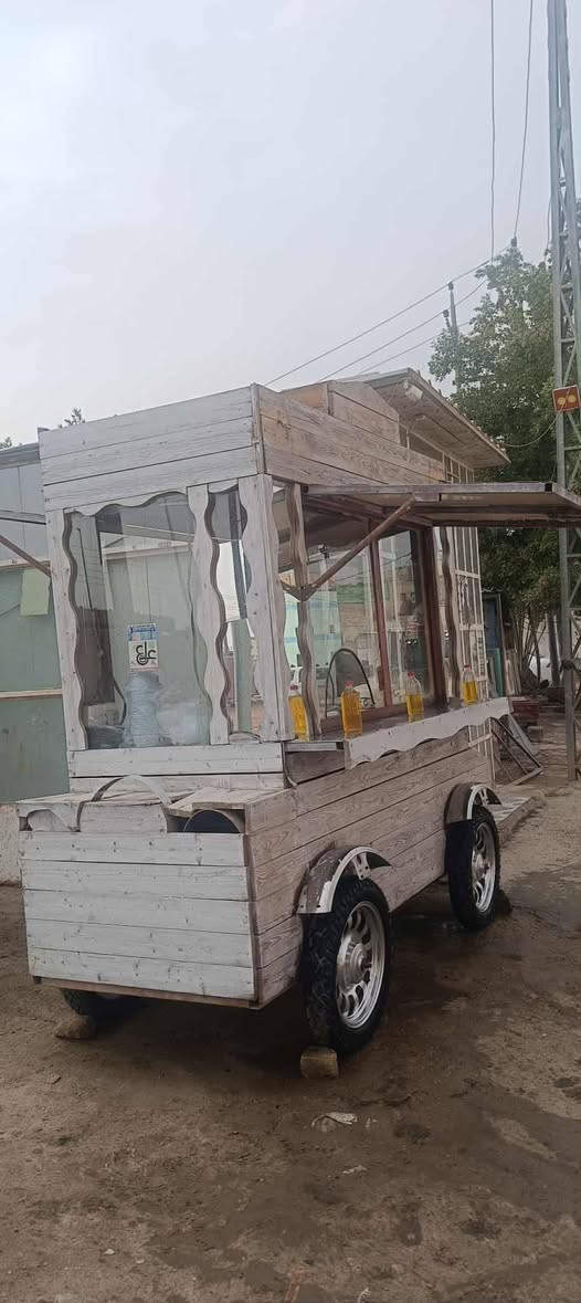 عربانه لبلبي للبيع تخم تاير اربعه تسكام حديد ثقيل مغلفه بخشب هي واغراضها450
*********** مكلف بل النشر
