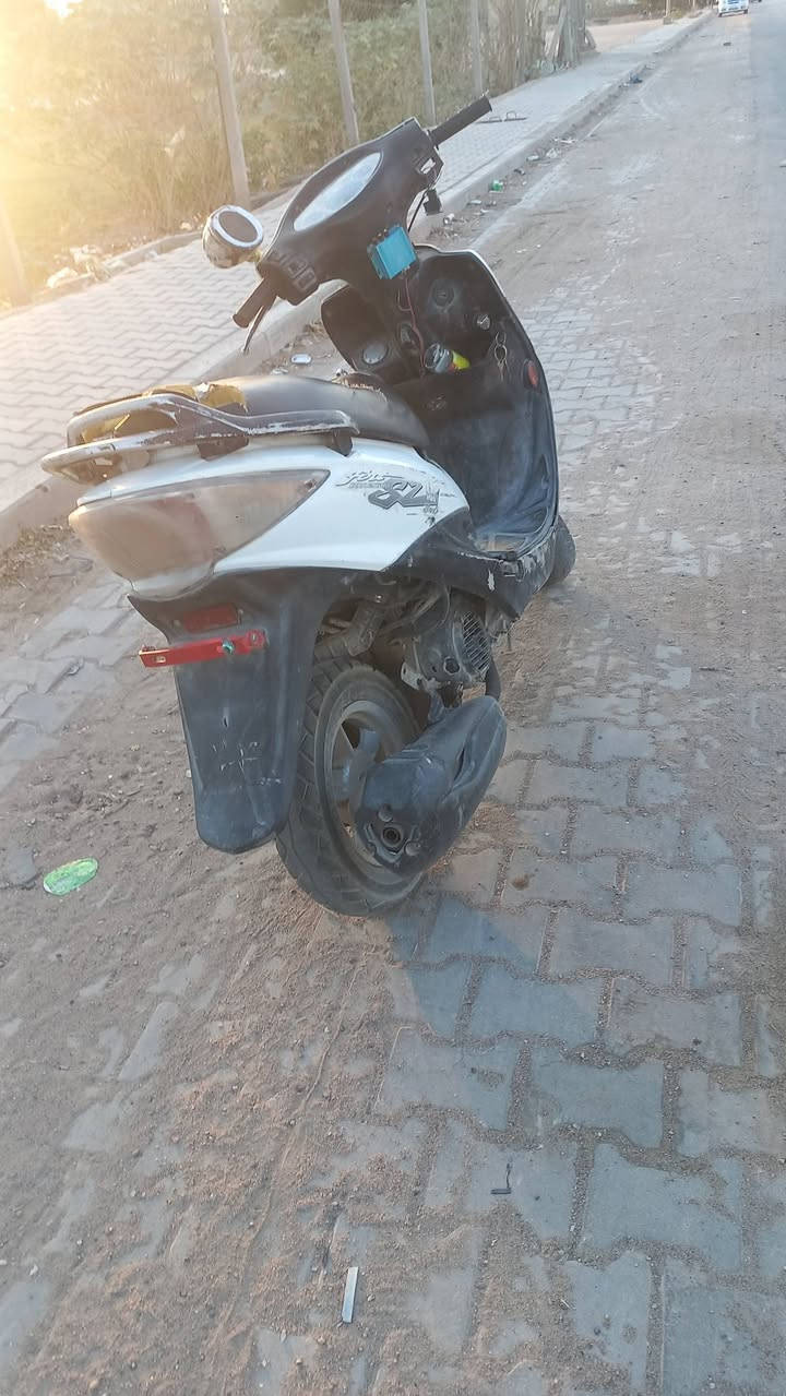 كامكو جي فور 
مكينه ناعمه تخبل شلعه حلووه 
شغاله نكره سلف 
الدراجه عيوبه 
1_ مابيه هندر
2_ كابريتر يحتاج تنضيف
مكاني نجف حي ميسان 
السعر ١٥٠ قفل قفل 
***********
اي استفسار علق واطبلك لو تراسلني واتساب
