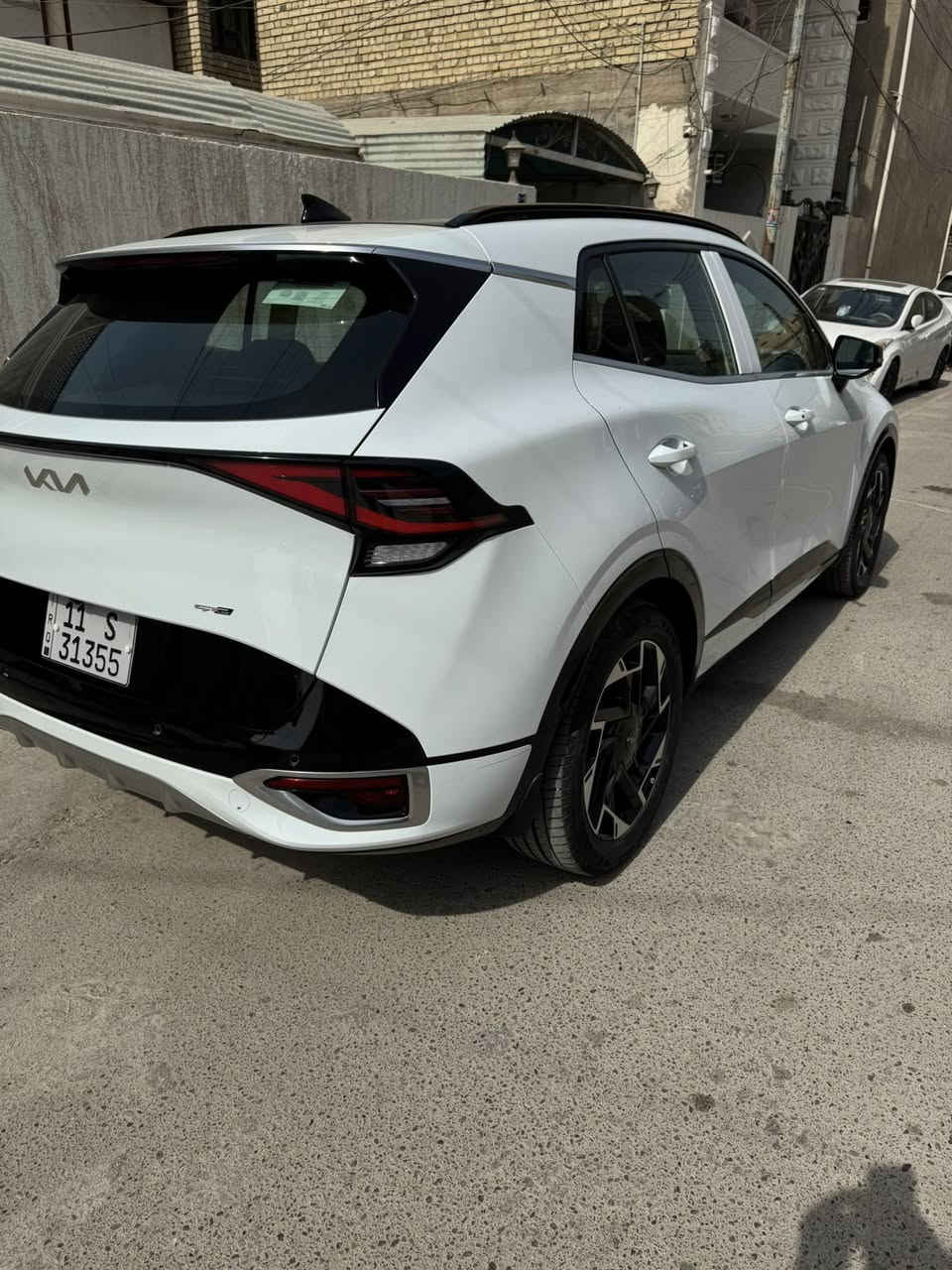 سلام عليكم اخوان سبورتج جي تي لاين GTLine فول مواصفات اعلى فئة بالخليجي باسمي موديل 2023 ماشية  15600 قابله للزيادة بيهه ملاحطات موضحه بالصور بدون صبغ او بارد  مكاني بغداد البياع 
السعر 233  $ 
للاستفسار ***********
