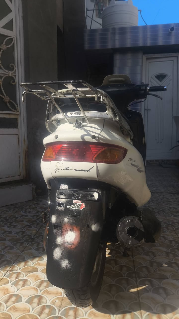 سلام عليكم دراجه فراشه للبيع مكينه كابريتر شاصي بجيس شلعه ومعدل خير من الله تجي وتشوف بعينك السعر ب450 وبيه مجال تواصل عل خاص او *********** وبيك خير وتدلل
