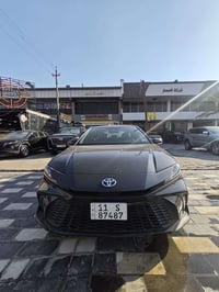 Toyota Camry 2025 SE Hybrid ✨ مواصفات عالية وحالة ممتازة ✨ 🔹 محرك هايب...