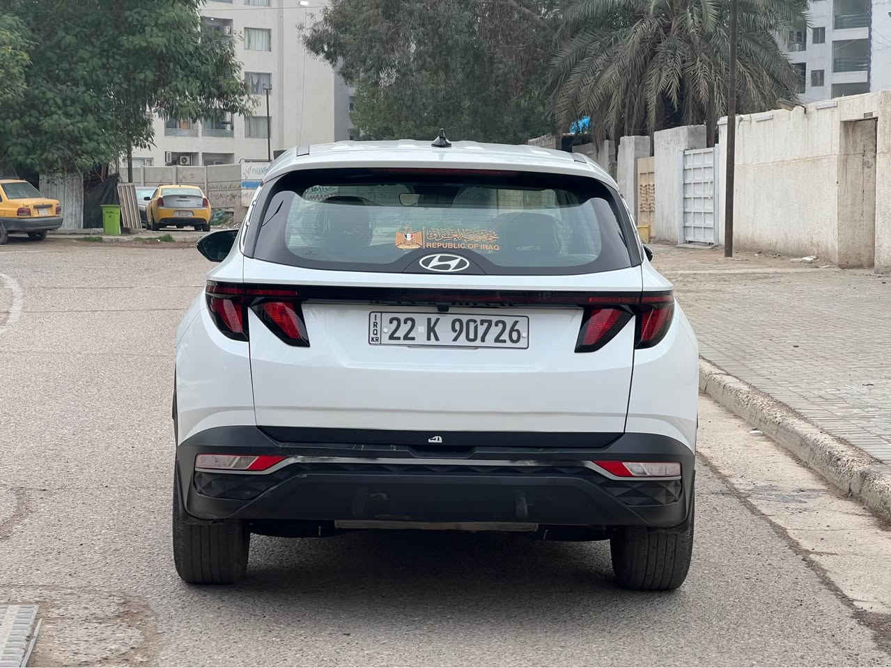 السلام عليكم 
للبيع (هونداي توسان )
رقم اربيل تريد وكاله تحويل بالخدمه
موديل 2022
ماشيه 35 mil
محرك 2500
مواصفات  نص فول 
وارد امريكي  ظررها قبغ  جنطه  ونفسه مصلح بدون اي ضرر داخلي  بدون ايرباك
ربيها بارد جدا بسيط بخشم البنيد
وباقي السياره مكفول كلها ع وضع الشركه 
السعر 180وبي مجال للاستفسار ع
***********
مكان السياره بغداد السيديه بغداد, العراق
