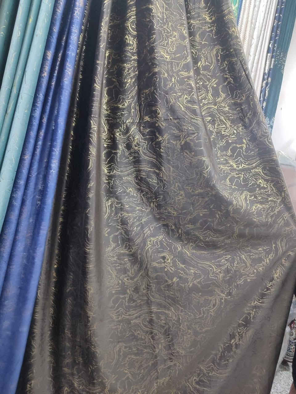 بردات مي الذهب قطعتين سعر الجنطه 17عرض3متر 
عنوان سبع البؤر شارع بلقيس مقابيل جمله حسين.


**إذا كنت صاحب هذا الإعلان وتريد حذفه لأي سبب، رجاءا أرسل رسالة إلى الدعم الفني**