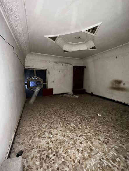 #للأيجار__في__السيدية
بيت مساحة 75م 

موقع مميز مربع (الكهرباء)

يحتوي على غرفتين نوم وغرفة اطفال  وصالة ومطبخ وخدمات وكراج 

قيمة الاجار:700 الف مع المجال البسيط 

للاستفسار:‏‪***********‬‏

او زيارة مكتب الفهد الهندسي للمقاولات العامة/شارع جامع الاقصى مقابل مكتبة الحكم سنتر
