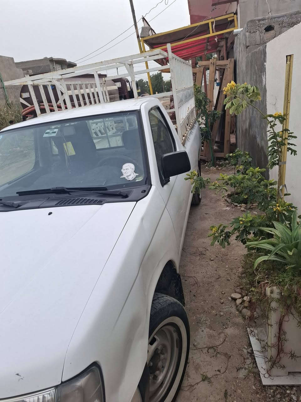 السلام عليكم 
نيسان ٢٠٠٢ 
رقم بغداد أ سنويه جديده السياره مكفوله كير محرك صدر تخم تاير باسمي تحويل مباشر 
***********
*********** مكان السياره واسط قضاء الزبيديه
