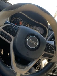 جيب بزون شيروكي 2017 مواصفات لاتيوتد  مال بيت 🏠  محرك 6 سلندر 3200  كي...