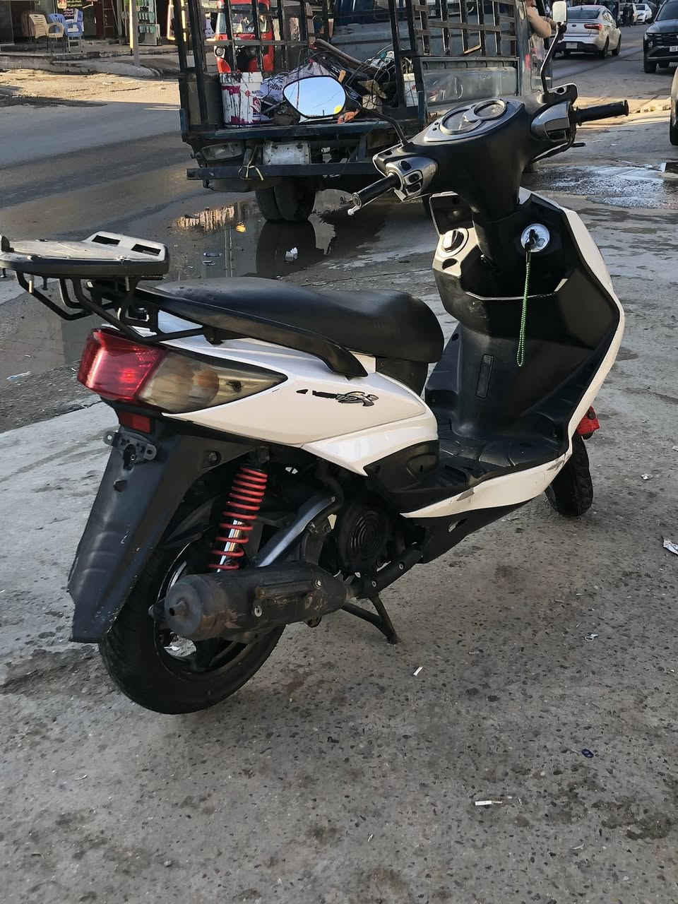 سلام عليكم 

سكنس فحل للبيع دراجة خير من الله برغي ممفتوح بيهة جيب فيتر وتعال باتري جديد نوزل جديد تايرات جدد دهن بدلتة ليوم نكرة سلف شلعة ومعدل كلجات نص عمر سويجات ٢ ستاند كهربائي 
دراجة نوزل وبيهة هندر 
سعر 675 وبيهة مجال بسيط. 
مكان بغداد/حي جهاد 
رقم واتساب  فيس متواجد ***********
