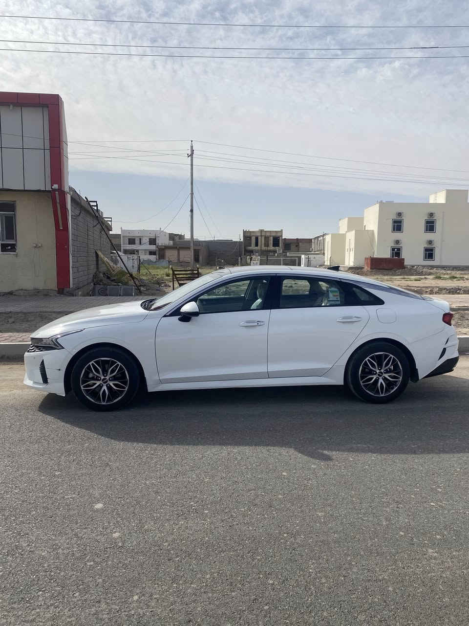 سلام عليكم
سيارة K5 وارد خليجي للبيع .
موديل 2022 
.السياره فول مواصفات بانوراما بدون دواخل 
.ماشيه 95 
5 وضعيات قيادة 
.اكشنه جلد 
.حساسات امامي وخلفي 
.شاشه ديجتال
.مقاعد تدفئه تبريد مقعد السائق كهرباء 
.تحكم ستيرن
.محرك 2000 doch 
.تبريد قطعتين 
.سايد بريك بصمه 
.بصمه تشغيل عن بعد 
.ضرر السياره قطعة صبغ صغيره اسفل باب السايق وجاملغ بارد خلفي 
سعر السياره 190 وبيها مجال 
مكان السياره الرمادي 
للتواصل ***********
