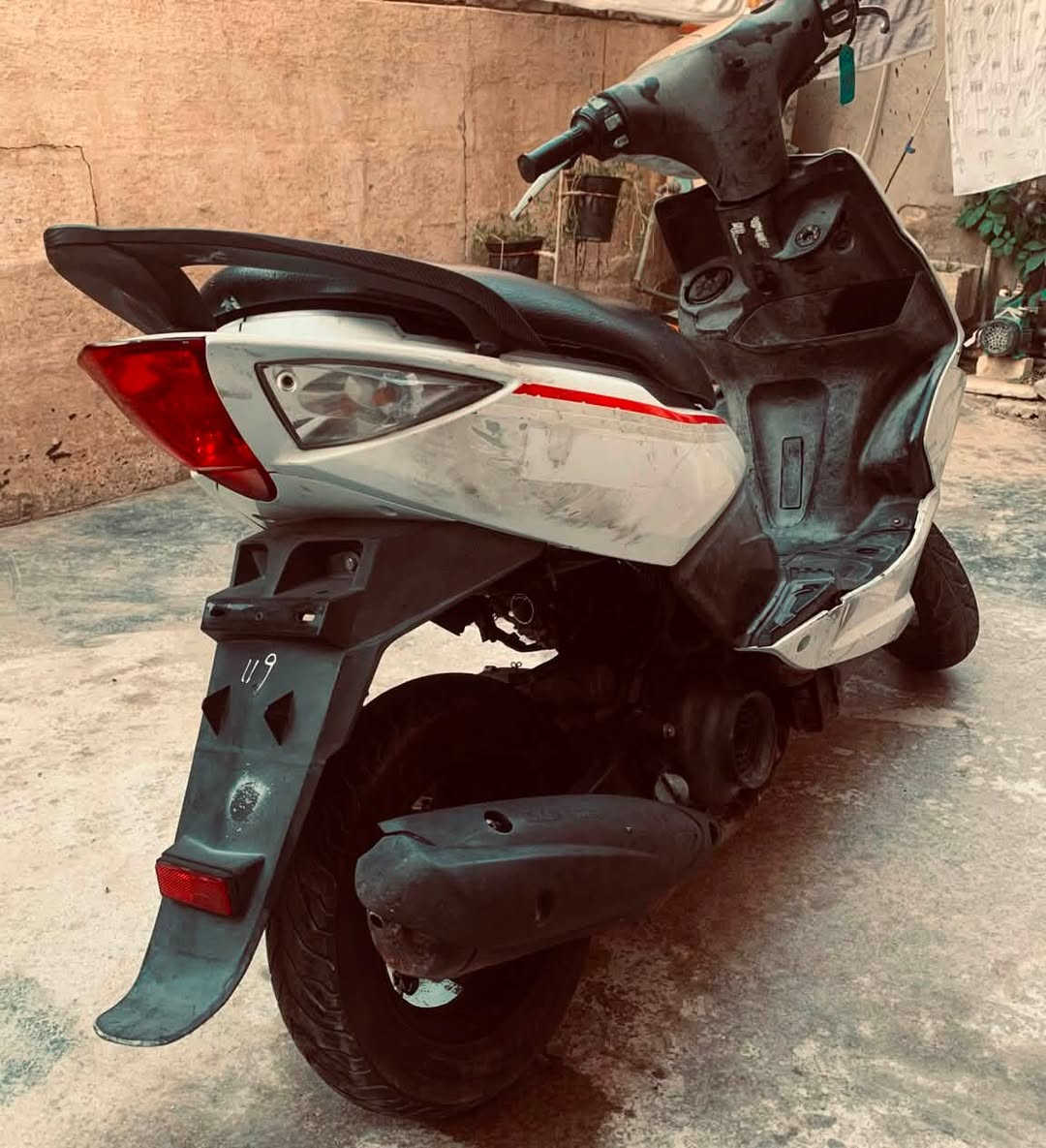 سلام عليكم للبيع ماكس مضلع بيها نقوصات بسيطه. الدراجه شغاله نكره سلف كهربائيات كلها شغاله رايدها 350 وبيها مجال حك الجيه مكاني دوره ***********
