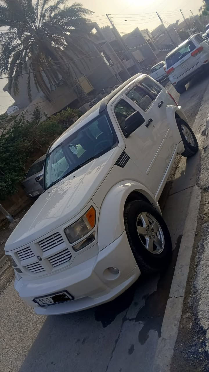 السلام عليكم دوج نترو 2008 مكفولة كفالة عامة من الصبغ والضربة والبارد سيارة جديدة كلش محرك وكير جديد ومكفولات حجم المحرك 3700 صدر خلفي امامي جديد لوك تخم تاير قبل اسبوع شادة تبريد ثلج منظومة كاملة سيارة متعوب عليها ما تصرف عليها الف دينار رقم جديد وهزة جديدة تحويل ثاني يوم السعر 95 وبيها مجال بسيط مكاني بغداد الدورة ابو الطيارة الاتصال ***********
