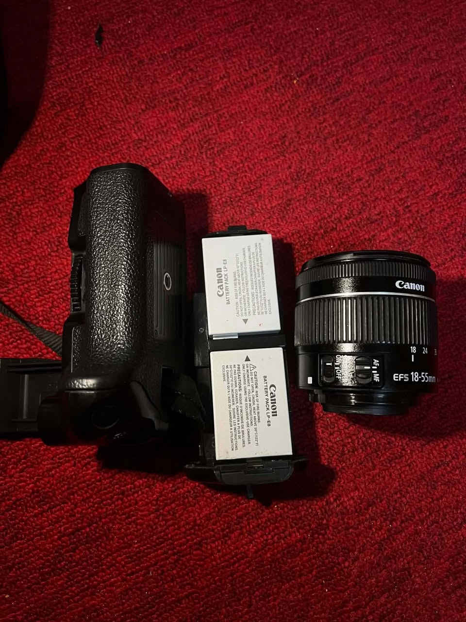 كاميرا canon D700
عدسة 55-18

گرب دبل 

بطارية عدد 2 

الشاحنة الاصلية

حامل كتف

جنطة وتر بروف ضد الماء

هاي صور مصورها بيها

للاستفسار خاص


**إذا كنت صاحب هذا الإعلان وتريد حذفه لأي سبب، رجاءا أرسل رسالة إلى الدعم الفني**