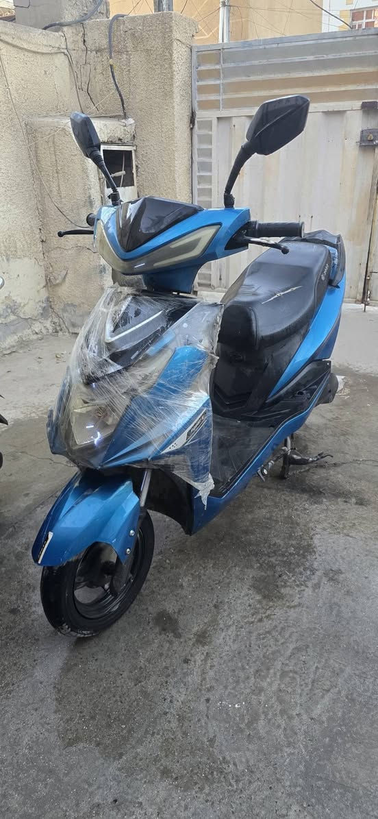 سلام عليكم... من رخصة الادمن..
الدراجة الزرقاء شغالة وبطاريتها نص عمر يرادلها ترتيبات... سعرها ب٣٠٠ الف دينار

الدراجة السوداء شغالة وجديدة وملف جديد نقصها فقط بطاريات ابو المسطرة الكبير .... سعرها ٣٥٠ الف دينار..

آسف على الإطالة.... للتواصل الاتصال على الرقم(***********)
