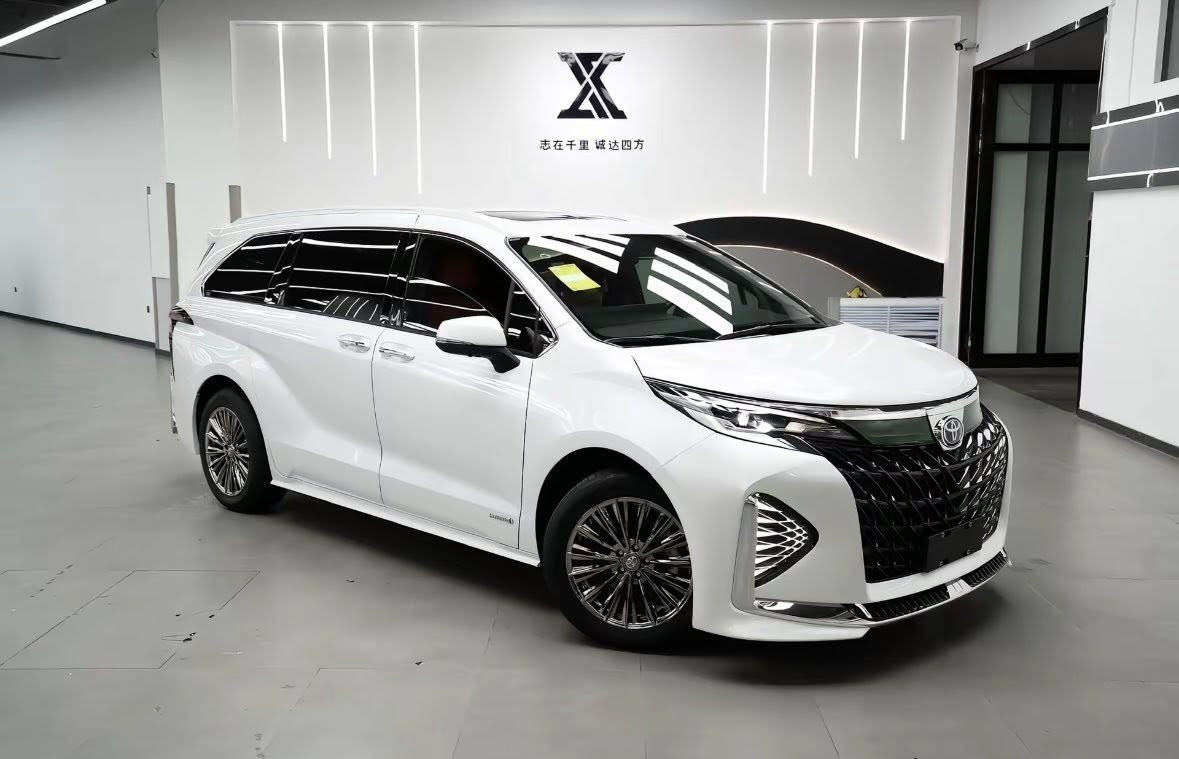 Toyota Sienna exterior upgraded with Kadgar body kit, curtain roof rack and glossy black wheels.
Complete vehicle export & Parts shipment.


**إذا كنت صاحب هذا الإعلان وتريد حذفه لأي سبب، رجاءا أرسل رسالة إلى الدعم الفني**