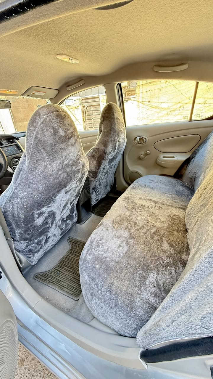 السلام عليكم للبيع  صني هندي بليته زركه موديل 2024 جديده لوك ماشيه 17 الف لون سلفر دواخل بيجي اخوان السياره جاهزه من كلشي تخم تاير صدر حداديه بدون رقم تترقم بغداد 
مكاني بغداد الدورة 
سعر 97 ورقة 
***********
