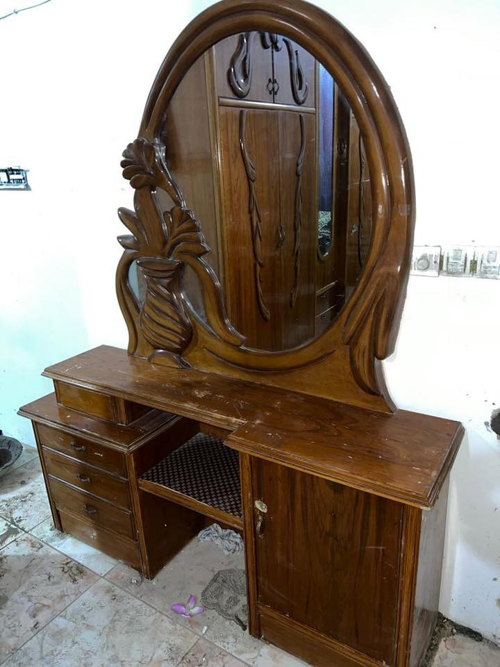 السلام عليكم
كنتور و ميز تواليت للبيع 
صاج درجة اولى
الكنتور جداً نضيف
مكاني الاعظمية
السعر 350 ثنيناتهن 
الكنتور ارتفاع 2.6 متر
العراض3 متر
***********
