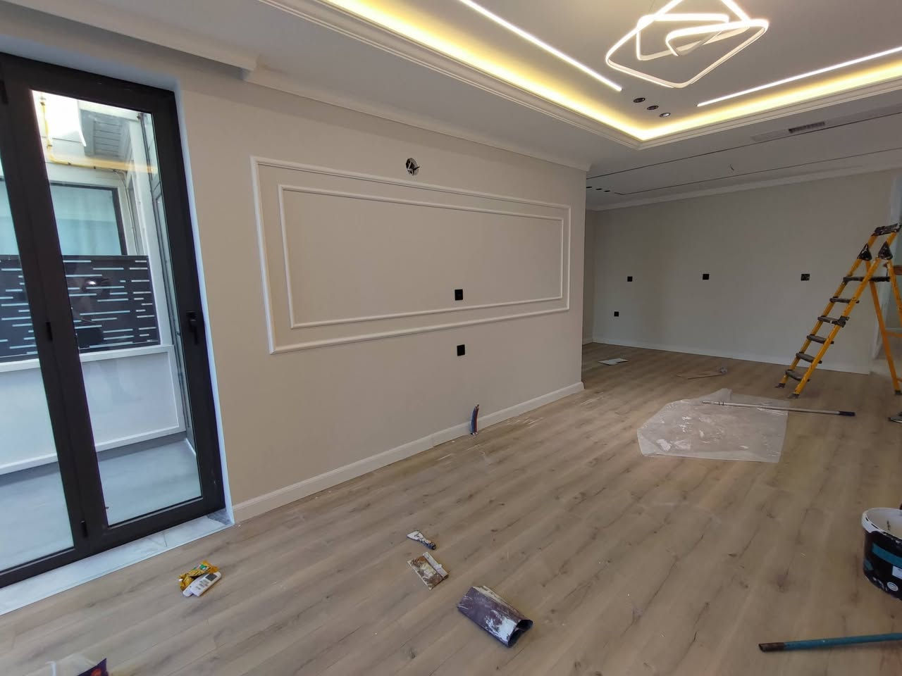 ***********
تەعمیر کردنو بۆیاغکردنی شوینەکانتان بە ئێمە بسپێرن لەلای ئێمە تەعمیر کردنو چاکردنی درزو تەقیویو سماێتە کردنو تازە کردنەوەی دیوارەکەت تەنهاو تەنها بە ٢هەزار دینارە بە مەوادو حەق دەستیشەوە بە مەوادێک کەزەمانی ٥ ساڵی دەکەینو ئەگەر ئیشەکەشت بەدل نەبێت فلسێک مەدە  سەرجەم ئیشەکانیش بەسەر پەرشتی کەسی شارەزا بۆتان ئەنجام دەدرێتو لە خزمەتانداین
