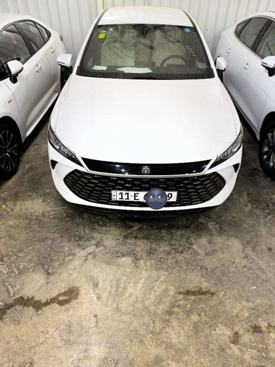 السلام عليكم ورحمة الله وبركاتة 

للبيع او مراوس حسب الرغبة 

QIN PLUS
الموديل :2025 

الداخل الاوف وايت المرغوب 

المواصفات كالأتي :

بصمة تشغيل + ابواب 

شاشة كاميرا خلفية 

لد نهاري 

قطعتين تبريد 

منافذ شحن USB + تايبسي

علماً ان السيارة صفر كيلو متر زيرو 
مرقم بغداد وكامل مثبت لوحة 

والشاشة تطبيق تشمل اليوتيوب والواتساب والانستاكرام تطبيقات مثبتة ؏ الشاشة 

للاستفسار اتصل ع 

*********** ☎️
