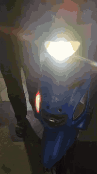 السلام عليكم دراجة اكزز كلجات جديدة مجفتة جديد كفراتهة نضافة 60 بل مية mp3 بس الكابريتة تجارية البلادية موجودة بيهة خمدة تشتري كابريتة تشد البلادية بعد ضلت يمك السعر 250 وبيهة مجال *********** / ماسنجر موجود مركز الحلة
