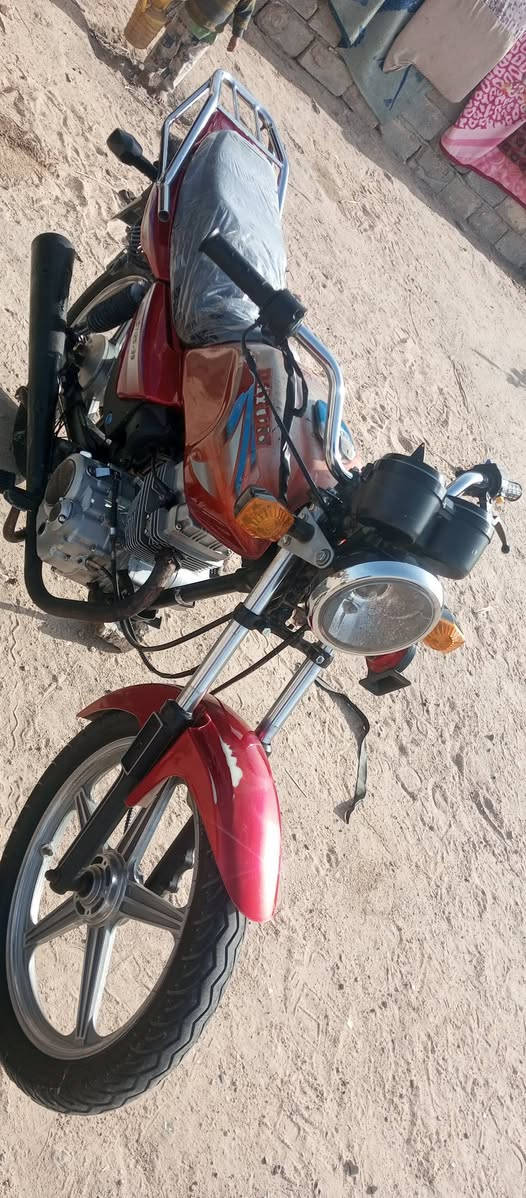 دايون للبيع 2018كلك بيها بليته ورقم شاصي مكينه مكفوله كهربايات كلها شغاله رونات هورن اشاير كلها شغله متصرف عليها ربع تايرات جوبلس ماناقصه برقي سعر 500وبي مجال  مكاني طريق كربلاء نجف عمود876 رقم ***********
