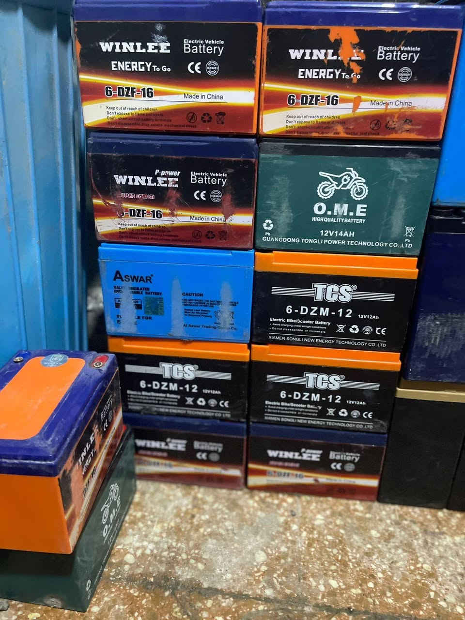 السلام عليكم مثل ما عودتكم جبتلكم بطاريات مستعمله اخو جديد وجبه جديده اخو جديد انواع عندي متوفره  اتصل ع رقم *********** او ادخل خاص مكاني بغداد
