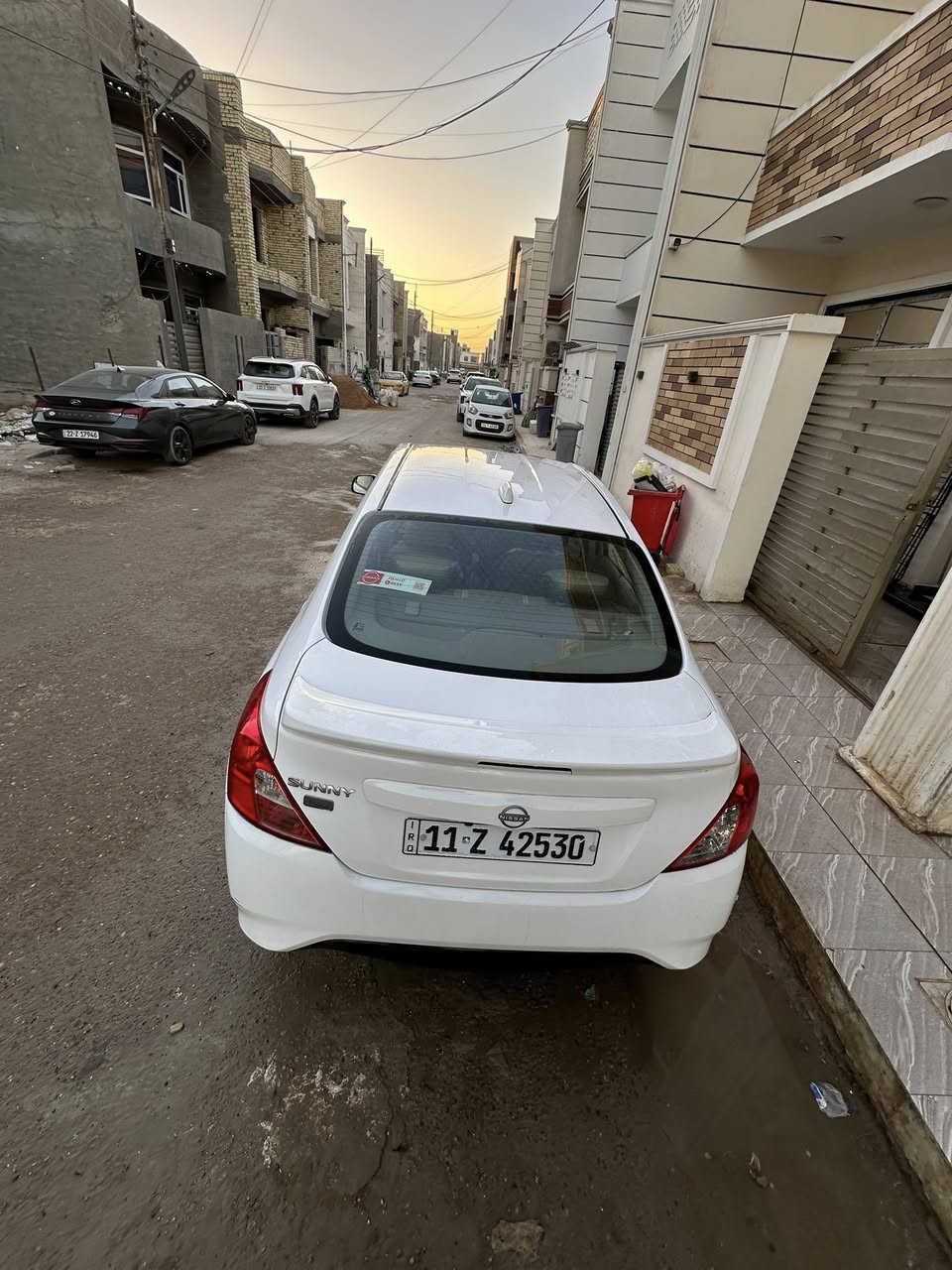 سلام عليكم نيسان سني هندي باليته زركه موديل 24 
ماشية 24 الف شركة السور ضمان3 سنوات كير ومحرك
ضربتها   بدون تصليح شبر من الجاملغ والباب الخلفي بي طعجات   بسيطة وجاملغ الخلفي بي شخط ع كد اربع اصابع  كلهن يرجعن ع بارد 
السعر115 وبيها مجال بسيط
عنوان بغداد الدورة 
***********
