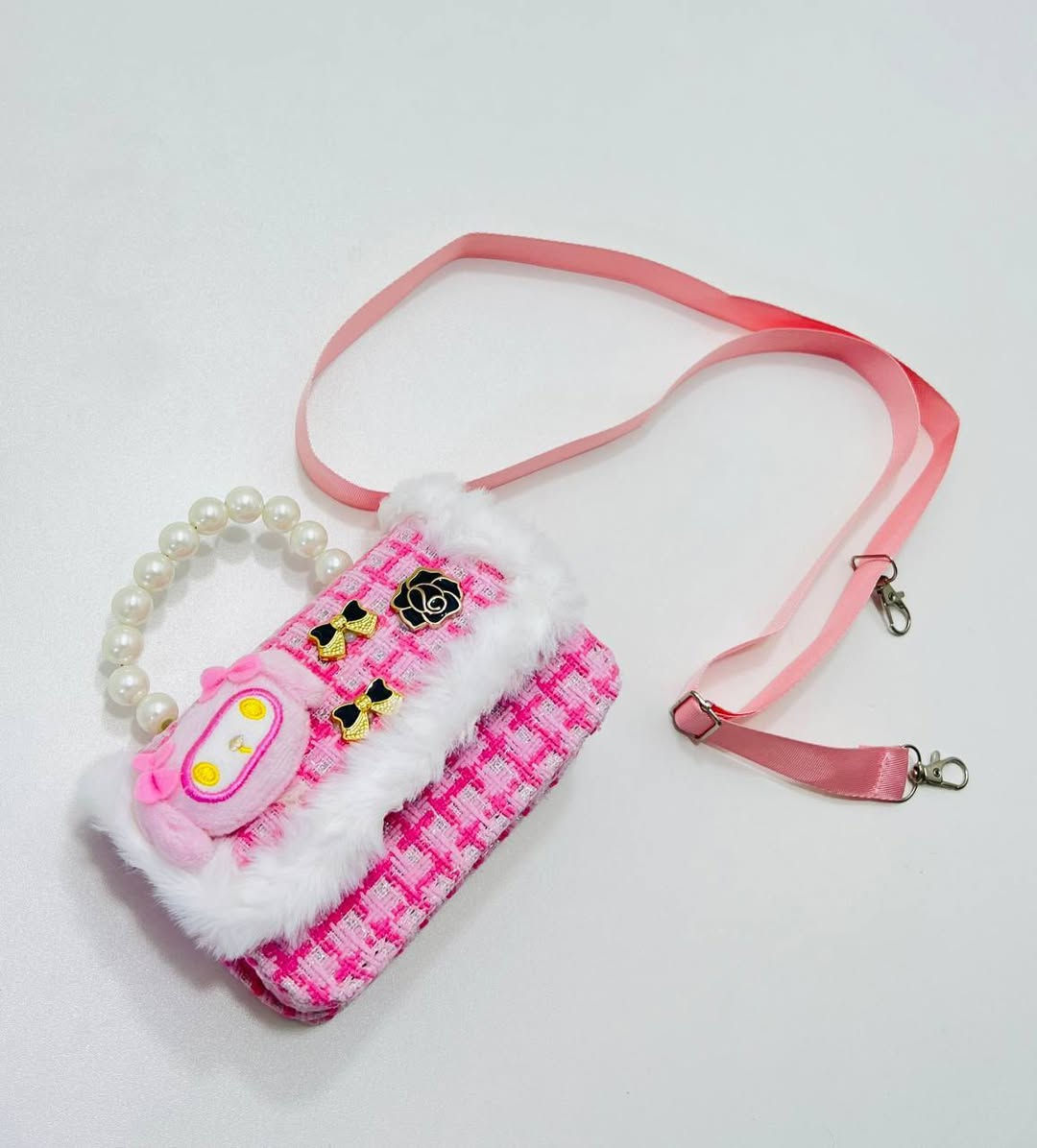 ✨ أحلى شنط بنات وصلت عدنا ✨🎀
دلّلي بنيّتچ بشنطة ميني تجنن 💕
قماش أنيق ولمسة فرو ناعمة
ويد لؤلؤ تخليها مثل الأميرات 👑

ألوانها حلوة ومتوفرة (وردي، أزرق، بنفسجي، بيج)
خفيفة وعملية وتناسب الطلعات والمناسبات 🎉

الكمية محدودة 🔥
للحجز والاستفسار راسلينا خاص �
#جنط_نسائية #اكسبلور_العراق #تفاعل #عناية #جمال #بنات #اكسبلورexplore 
#فيسبوك_العراق #بنت_عراقية #مكياج #fyppppppppppppppppppppppp


**إذا كنت صاحب هذا الإعلان وتريد حذفه لأي سبب، رجاءا أرسل رسالة إلى الدعم الفني**