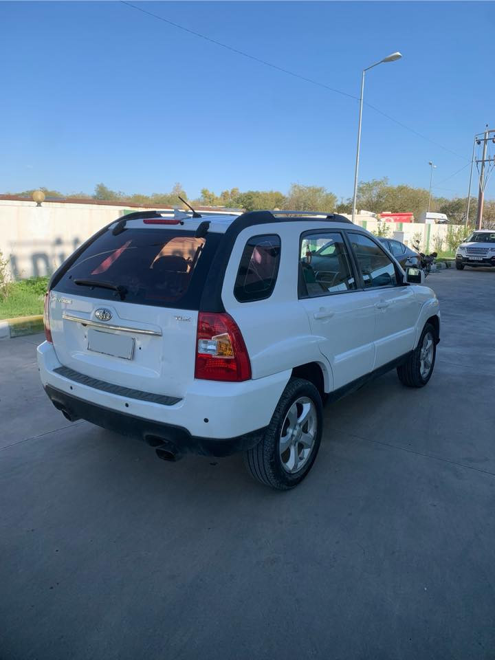 کیا سپۆرتاج  بۆ فۆشتن
بڕاوە 
مۆدیل ٢٠٠٩ 
گازە  
٤ تایە لۆک لە ژێرە 
تەبرید سارد و گەرم  ئیشەکات  
جوان و پاک ماوەتەوە سەیارەکە 
نرخی.  53$  و مەجال
***********
