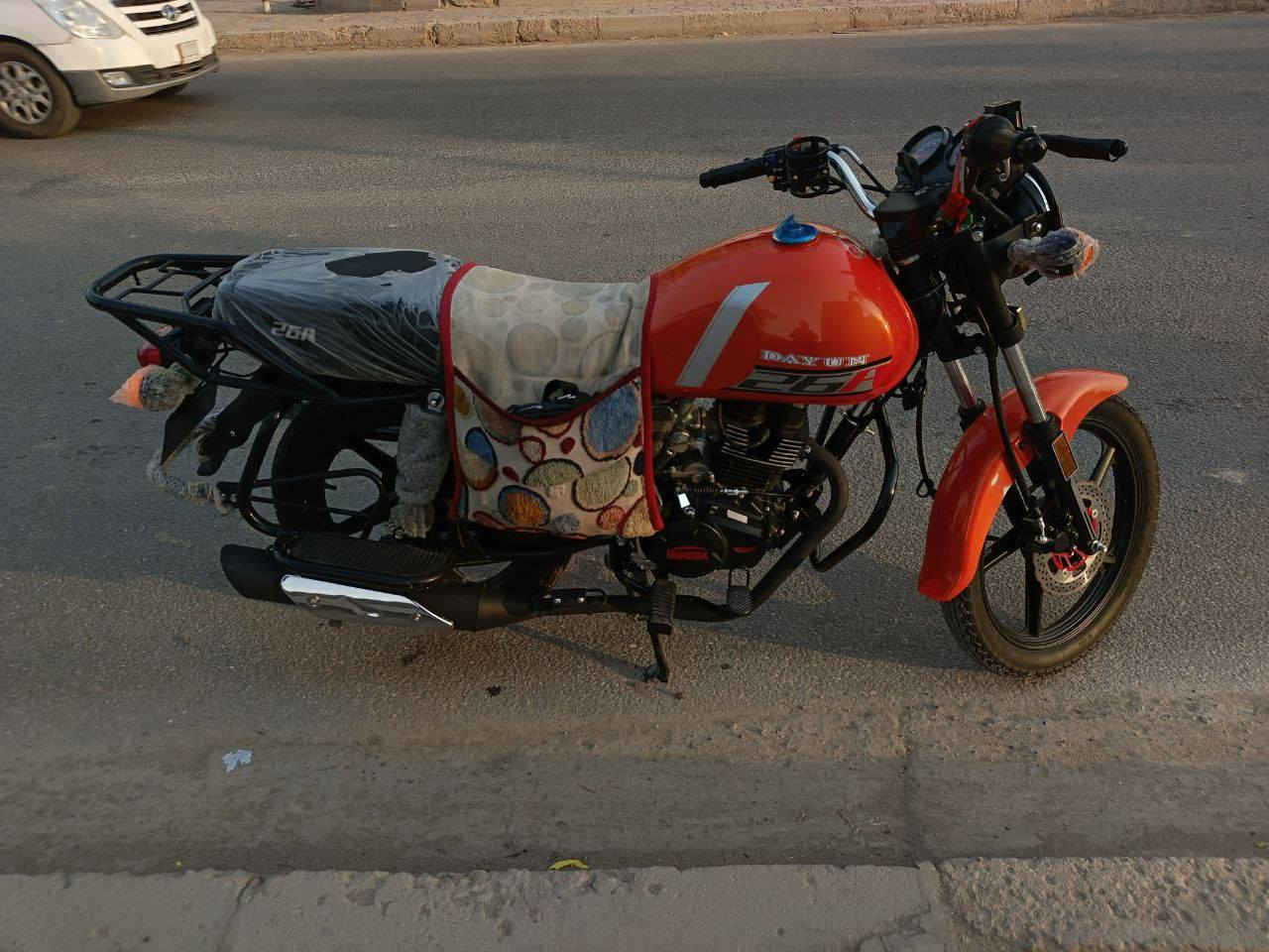 سلام عليكم
دايون هونزد موديل25للبيع 
دراجه ماعايزه برغي 
سعر 1550وبيه مجال 
هـ‍***********
مكاني الحمزه الغربي
