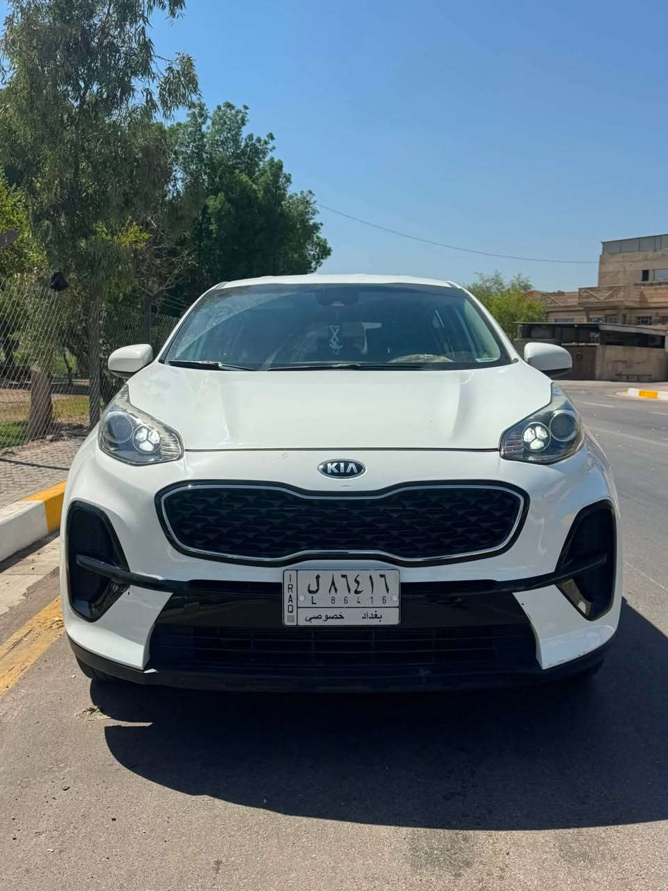 كيا سبورتج موديل 2020 وارد امريكي محرك 2400 Gdi, السياره نظيفه ماشيه 62 كيلو السياره مال دكتور احنه مستورديها بيها منظومة غاز يعني انسه الصرف والدوانز ، بيها شخوط السياره، صور الحادث بالتعليقات والسياره باسمي 
عنواني بغداد الامين الثانيه 
السعر 175 وبيها مجال
للتواصل خاص لو تتصل على الرقم
***********
