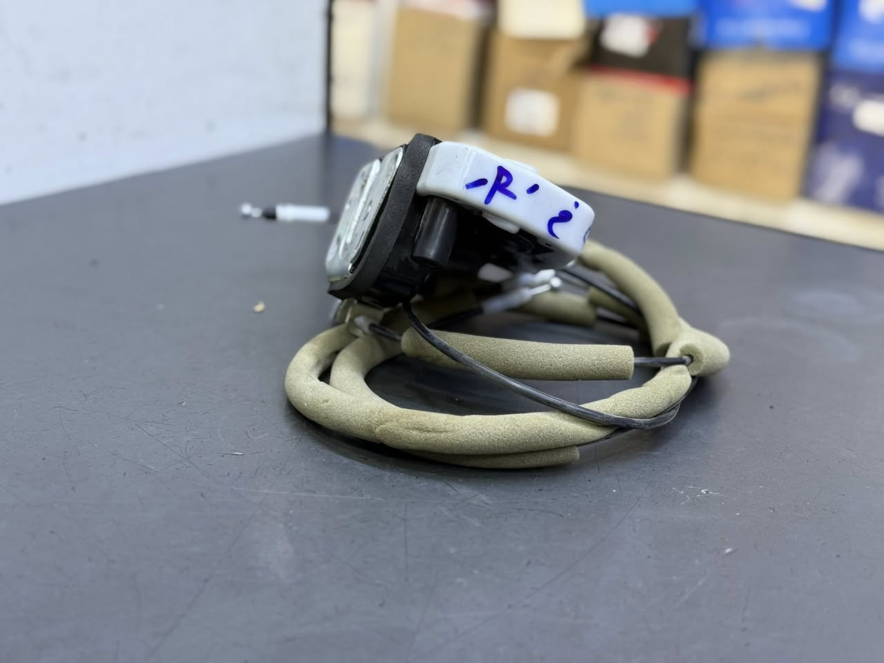 يتوفر كيلونات ابواب لجميع السيارات الصيني. توصيل متوفر من خلال التواصل مع ارقام الواتساب: 

***********
***********

العنوان: الفرع الاول/ بغداد السنك/ مجمع الغفران التجاري/ شركة الحوراء

الفرع الثاني/بغداد الطالبية/ فلكة 83/ محلات الحوراء
