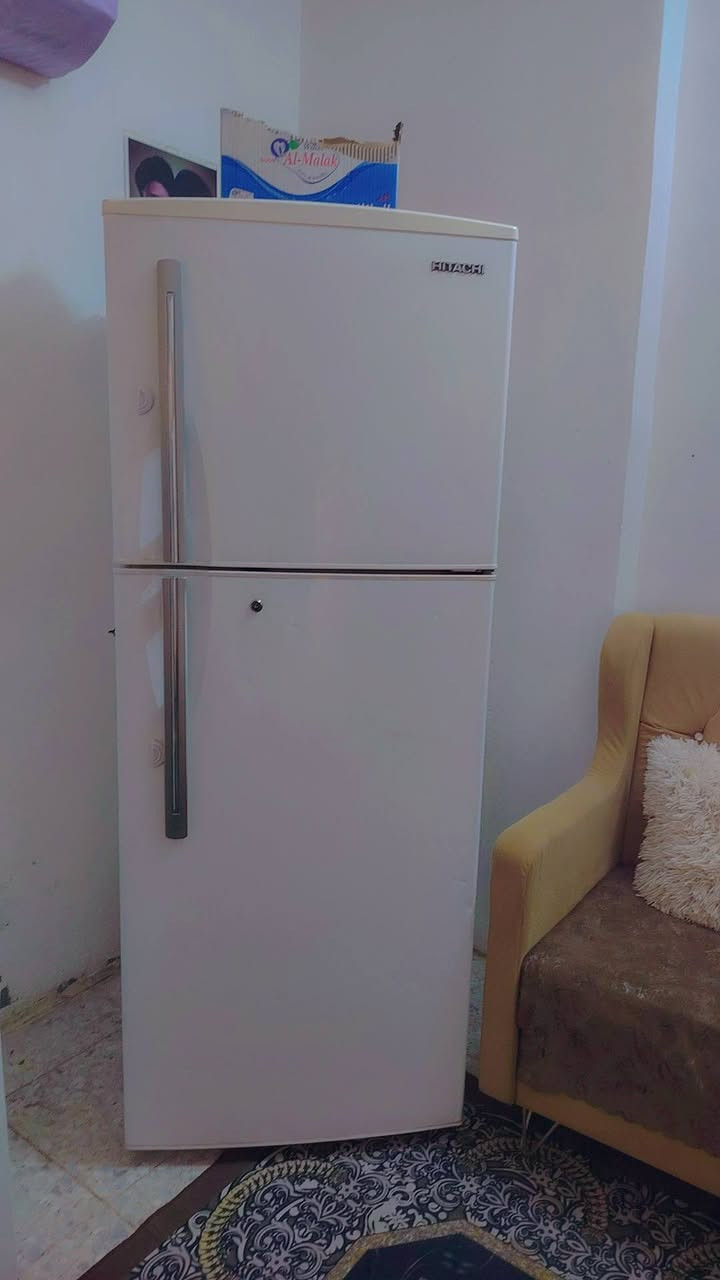 يا الله السلام عليكم ثلاجه نوعيه هيتاشي ياباني حجم 30 قدم  اكبر حجم بل ثلاجات   ضمان 5 ايام بيها. فول. تجميد فوك وجوه تشتغل موولد ووطني  سعر ٣٥٠ وبيها مجال مكان كربلاء حي الميلاد للاستفسار ***********
